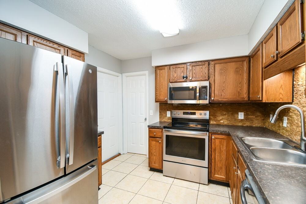 1804 Sherwood Dr - Photo 7 of 16