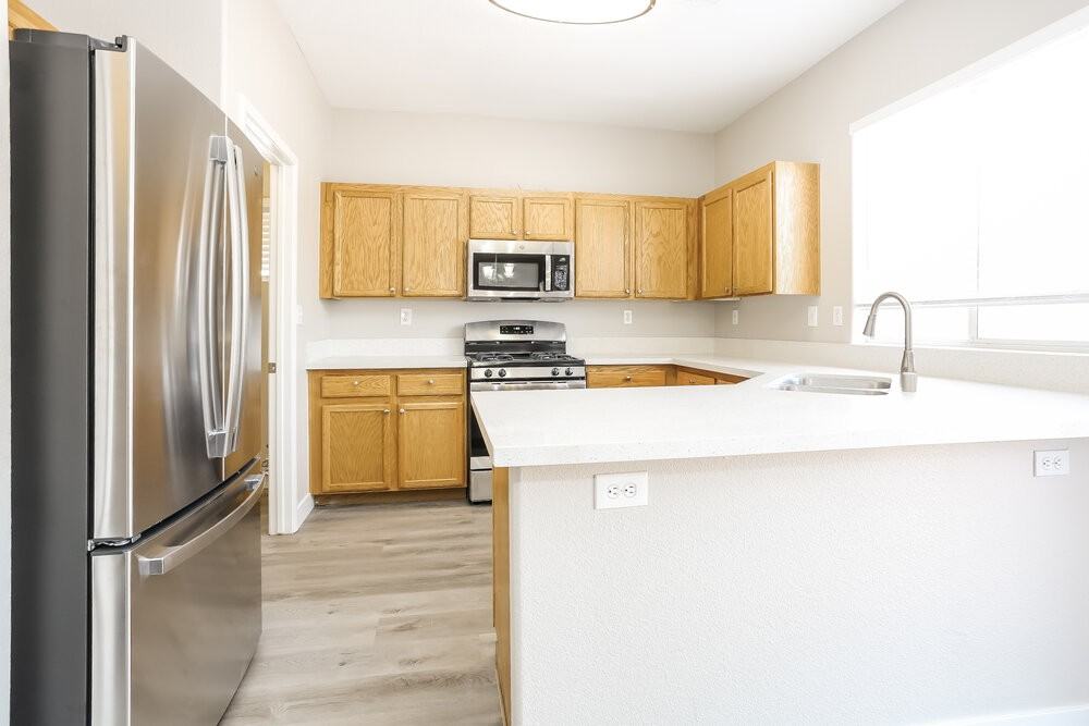 7805 Esteem St - Photo 6 of 17