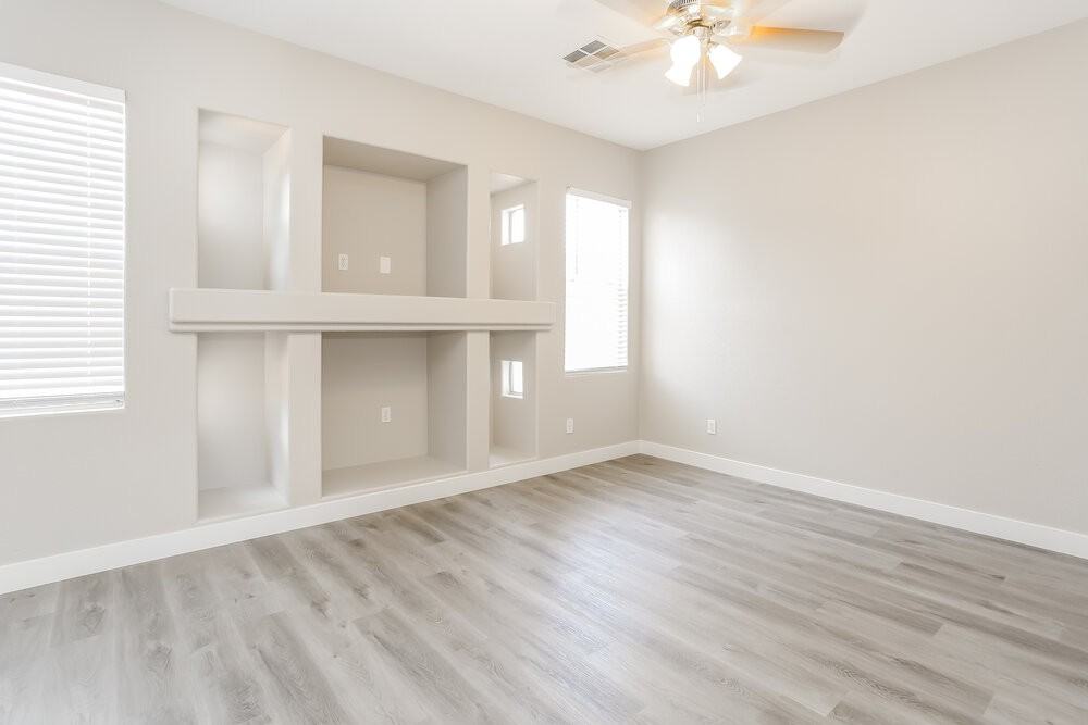7805 Esteem St - Photo 7 of 17