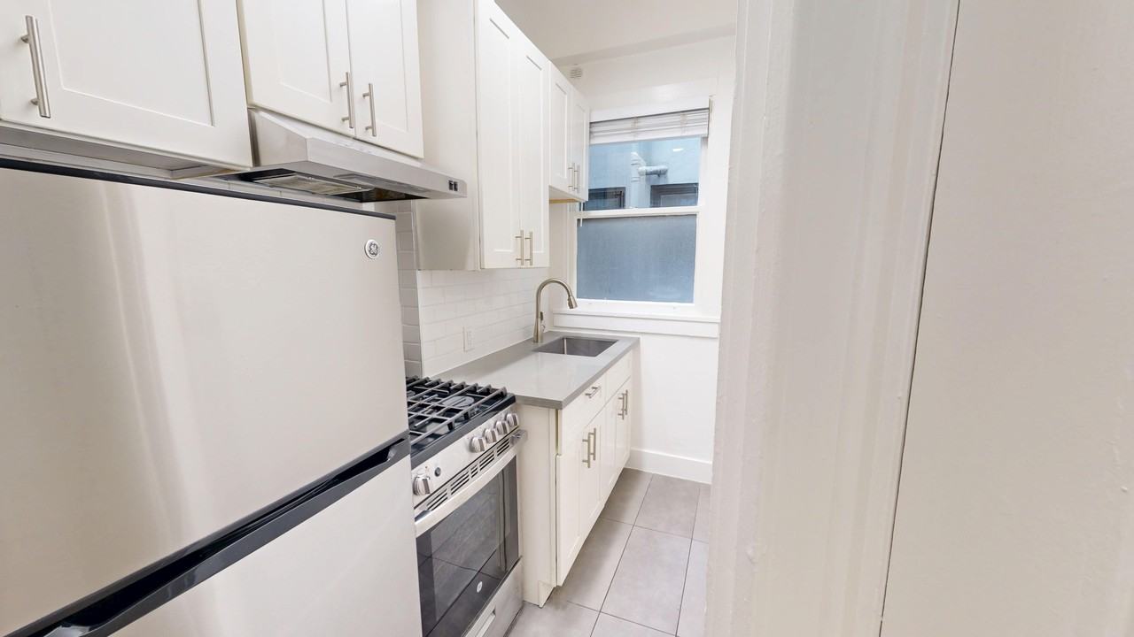 124 Mason Street - Photo 2 of 25
