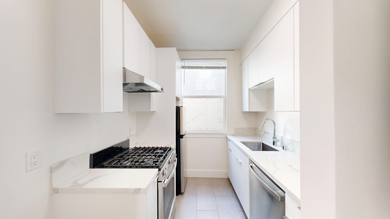 1401 Jones Street - Photo 3 of 19