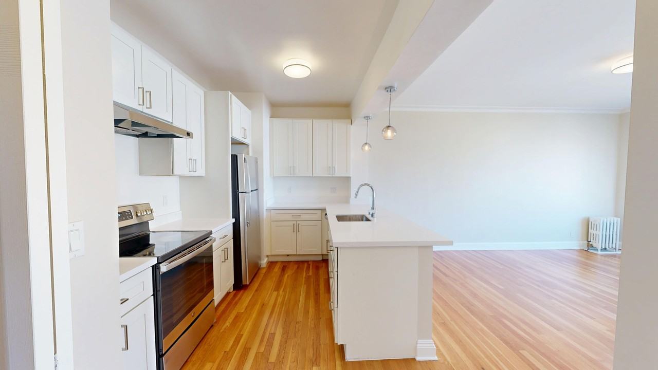 78 Buchanan Street - Photo 3 of 18