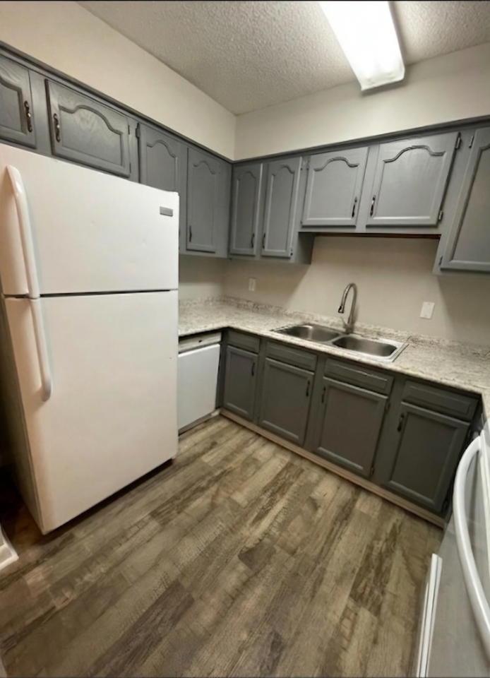 Parkview Apartments - Photo 3 of 26