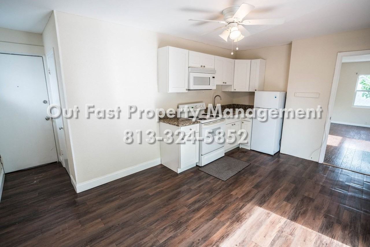 537 2nd St N #B - Photo 6 of 16
