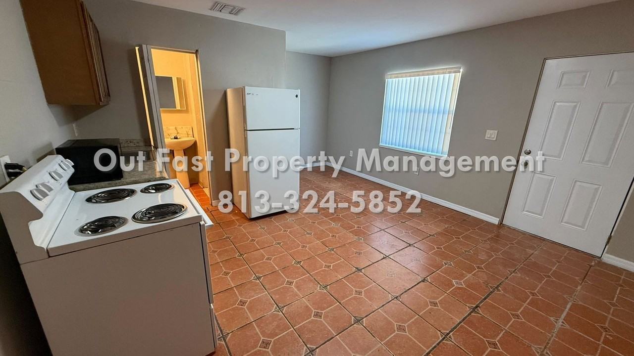 9718 N Nebraska Ave #1 - Photo 7 of 21