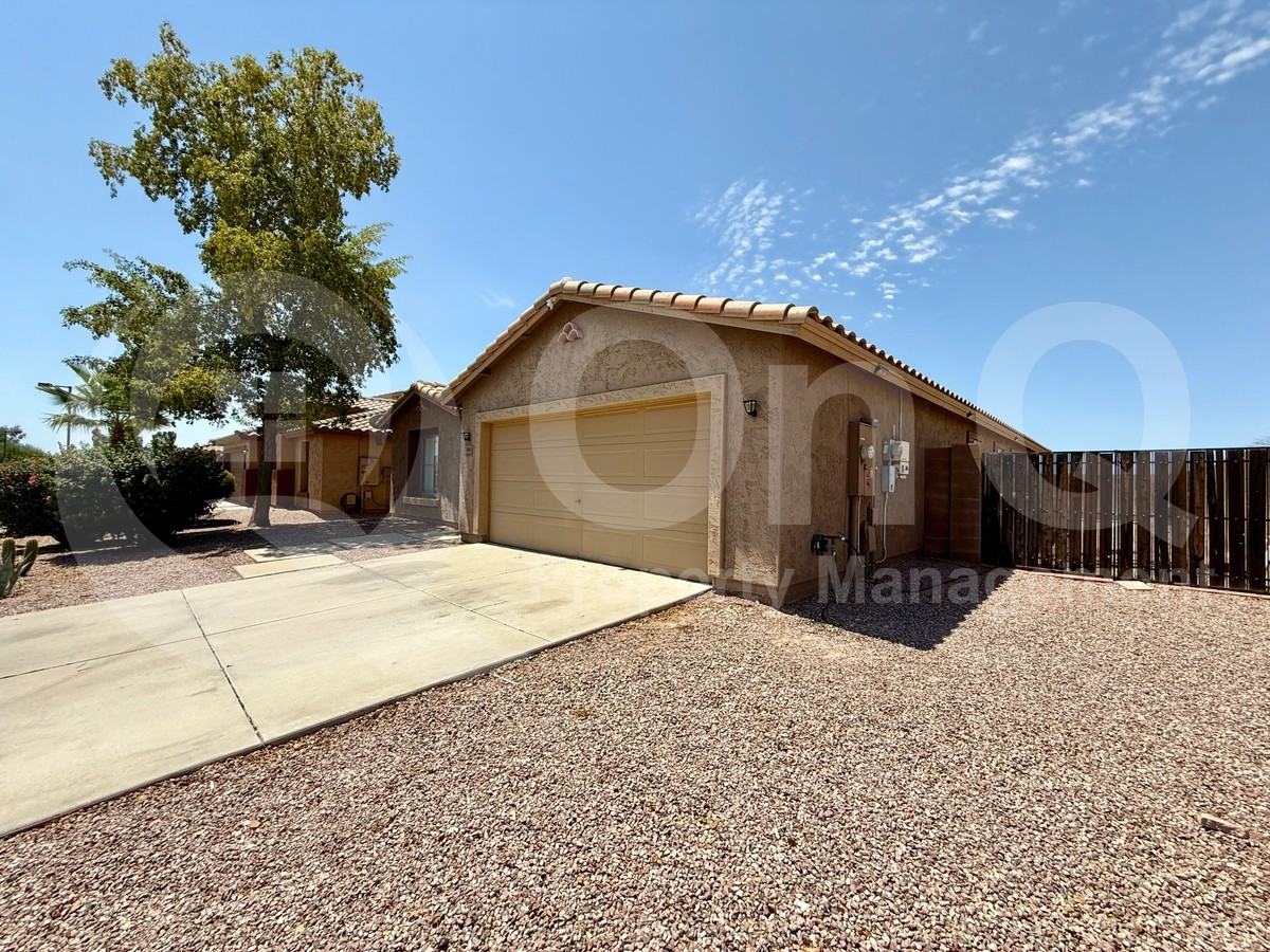 7144 S Skylark Ln - Photo 3 of 26