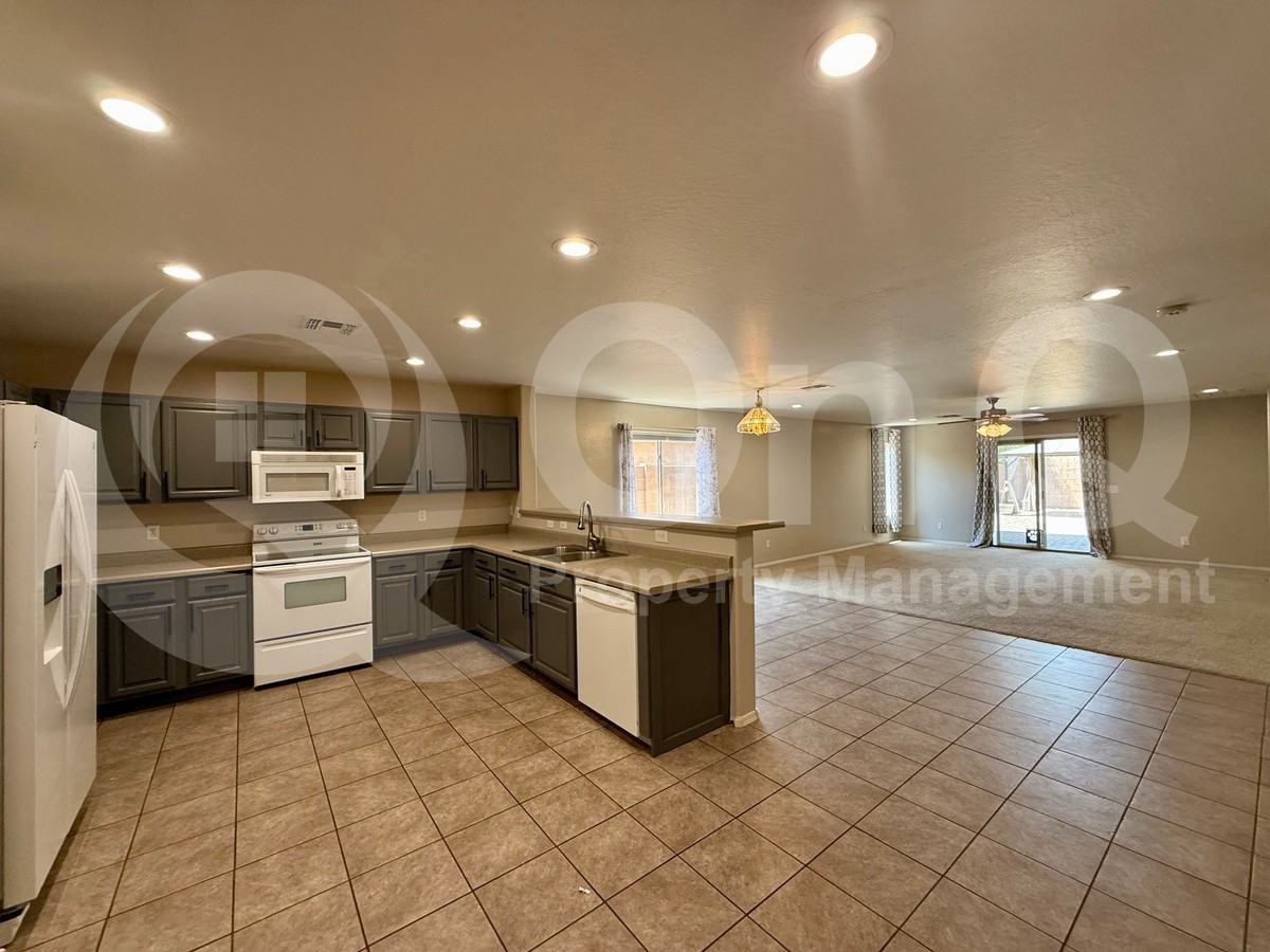 7144 S Skylark Ln - Photo 5 of 26