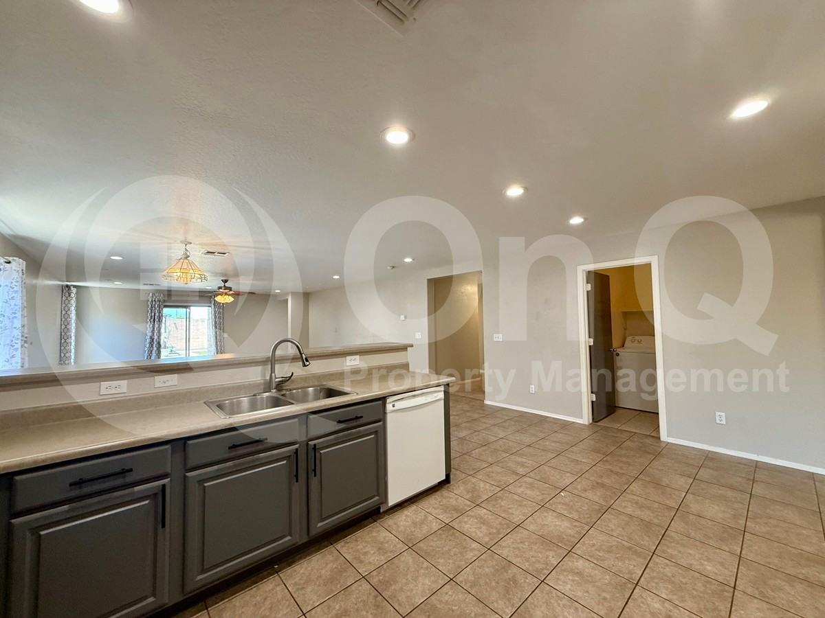 7144 S Skylark Ln - Photo 6 of 26