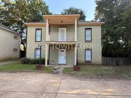 featured image of 641 Gookin Pl #101
