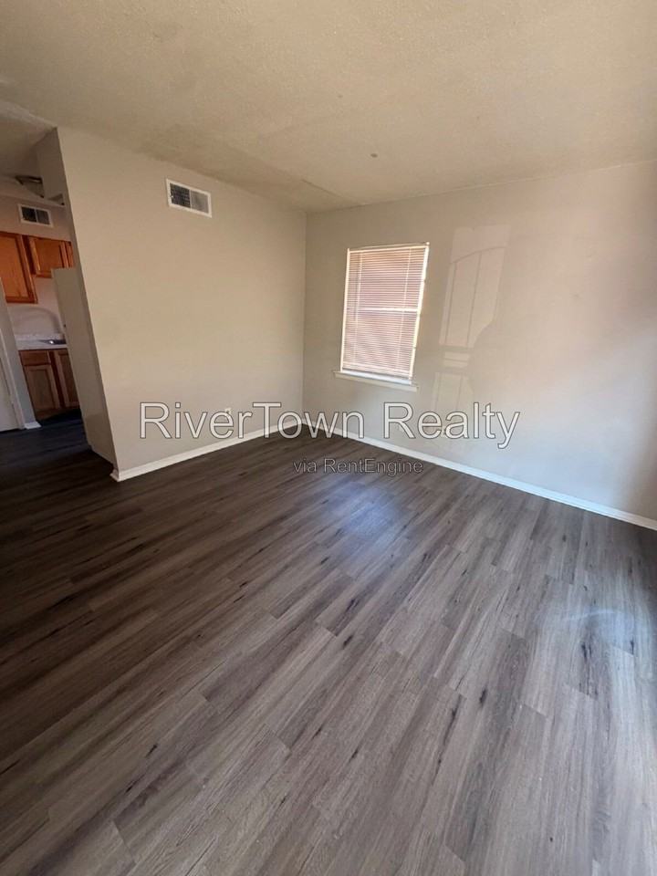 3577 Clayphil Ave - Photo 3 of 20