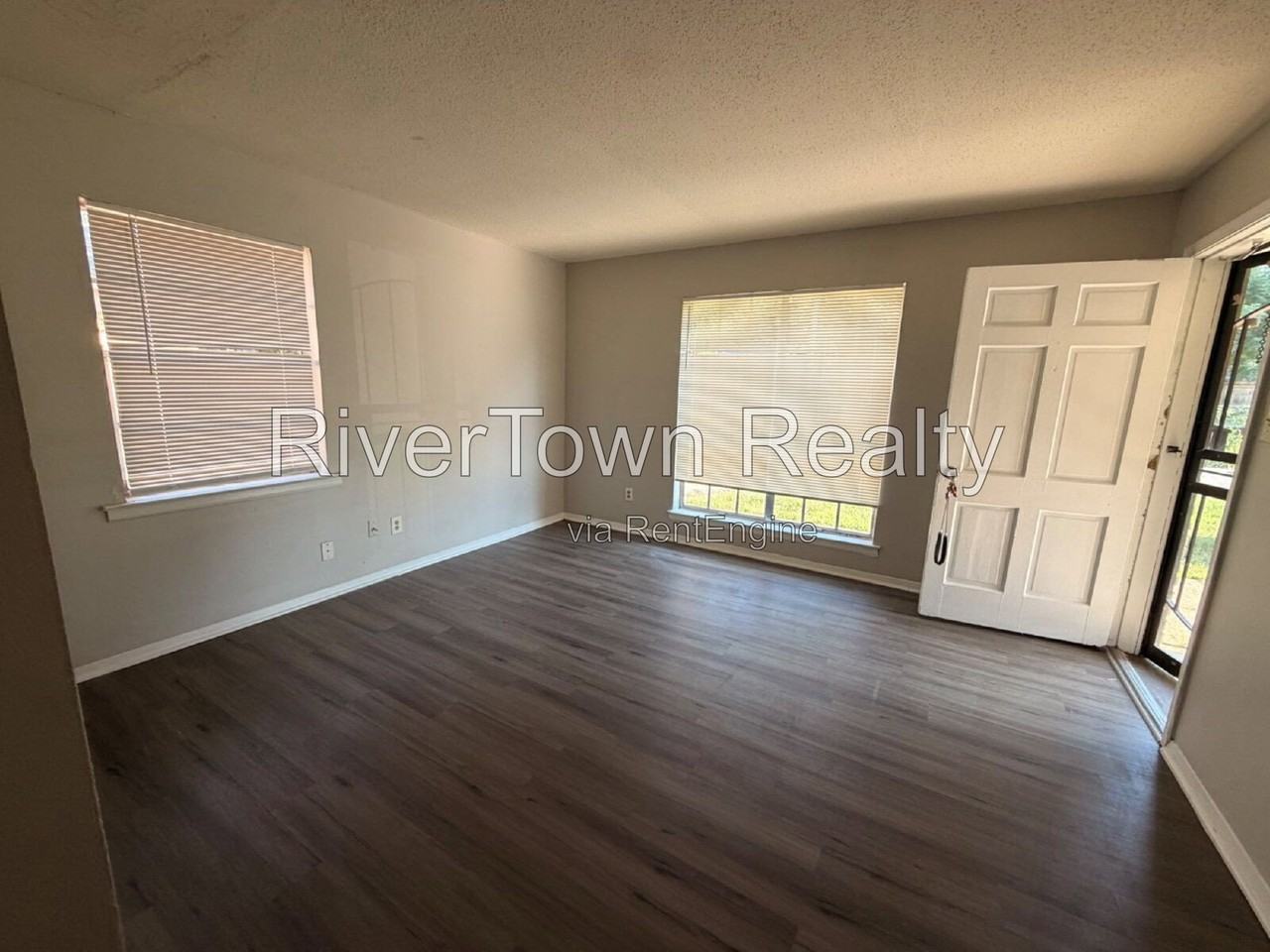 3577 Clayphil Ave - Photo 4 of 20