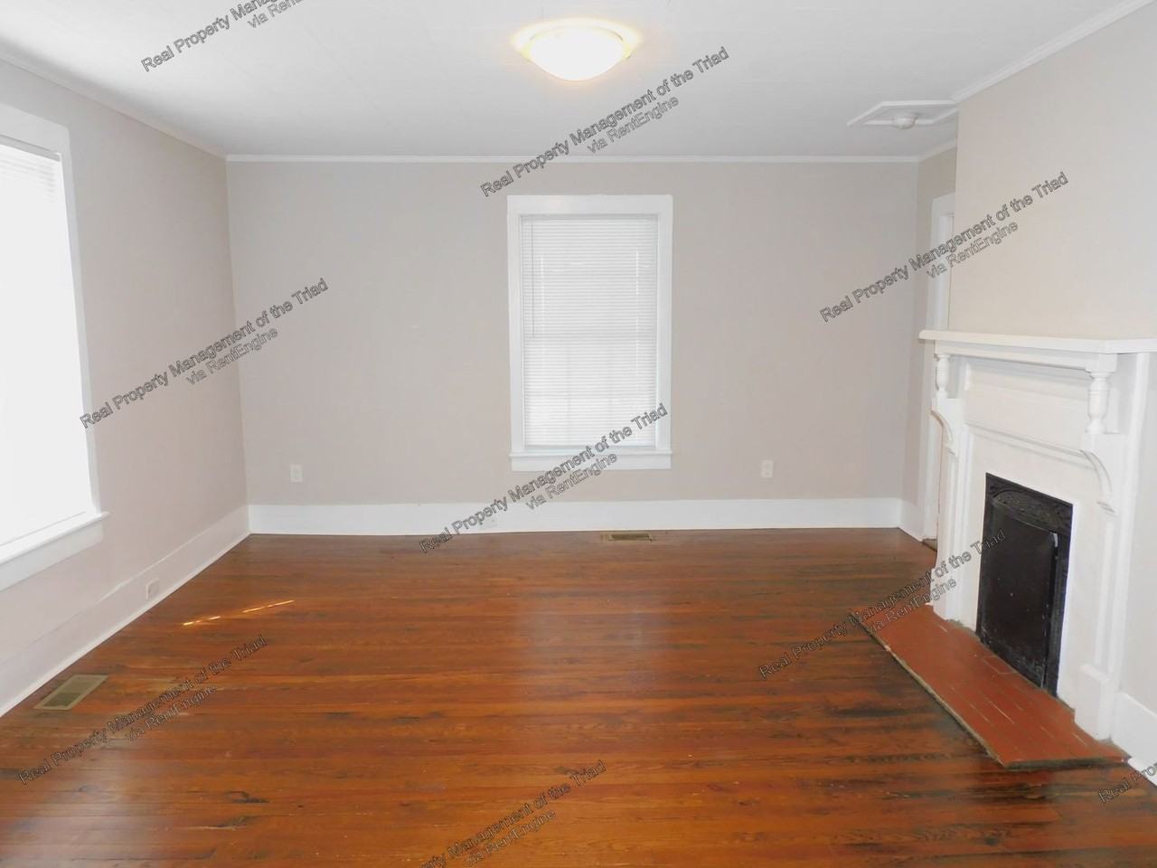 936 Albert St - Photo 2 of 20