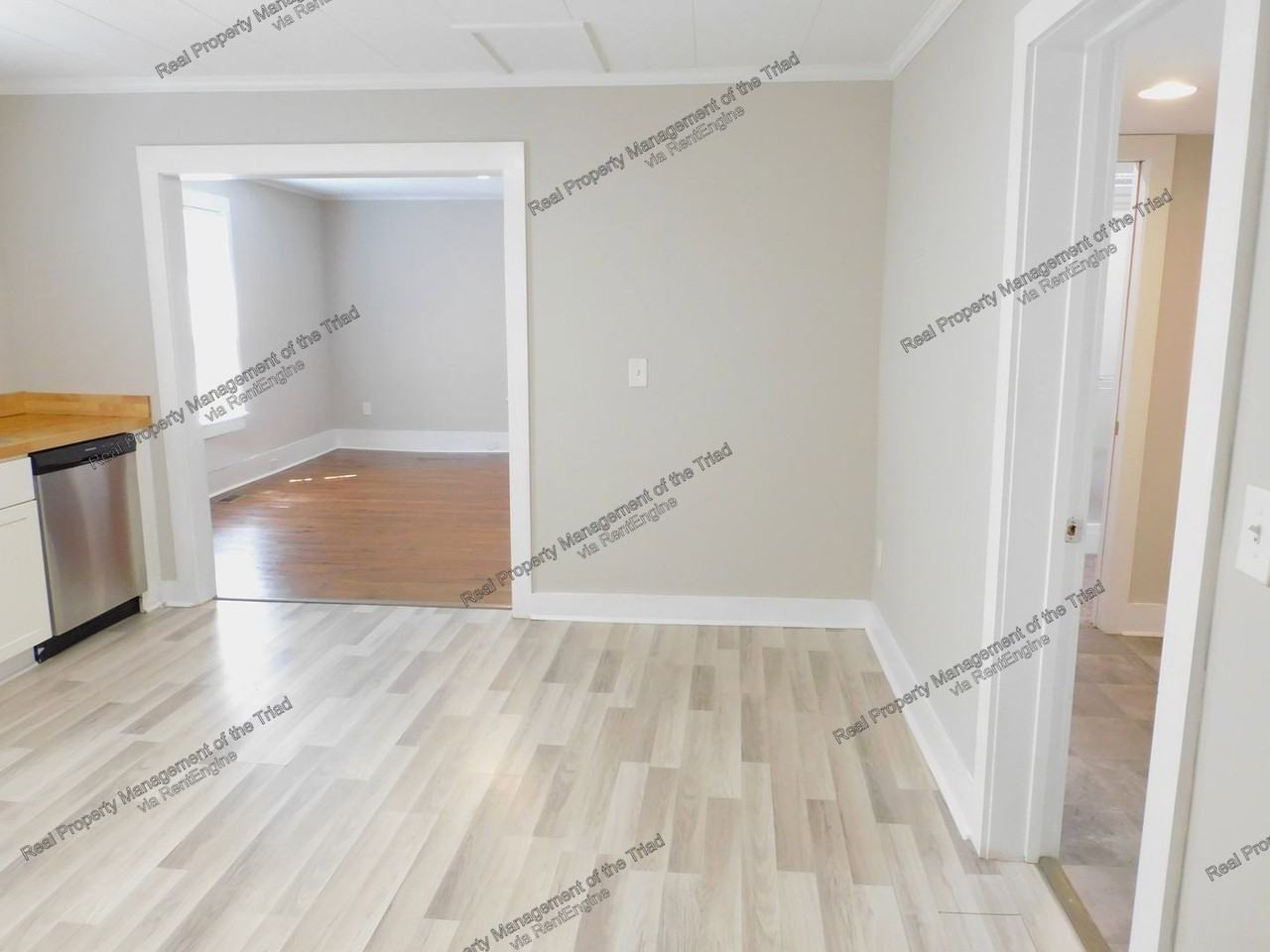 936 Albert St - Photo 6 of 20