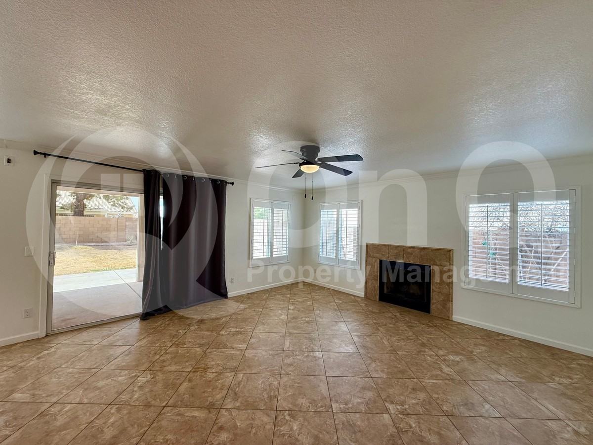 6321 E Roland St - Photo 6 of 26