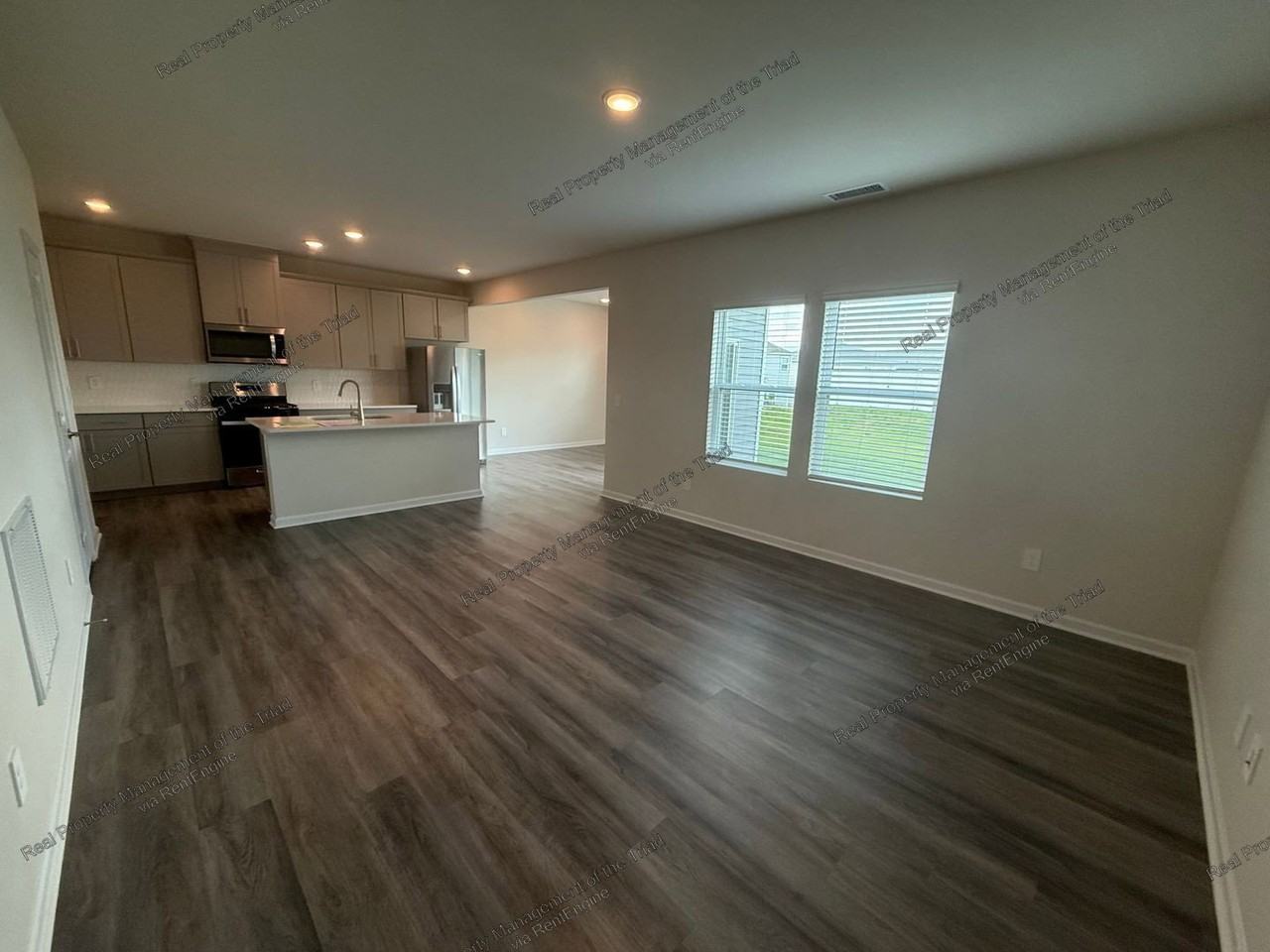 1959 Cherry Creek Rd - Photo 5 of 30