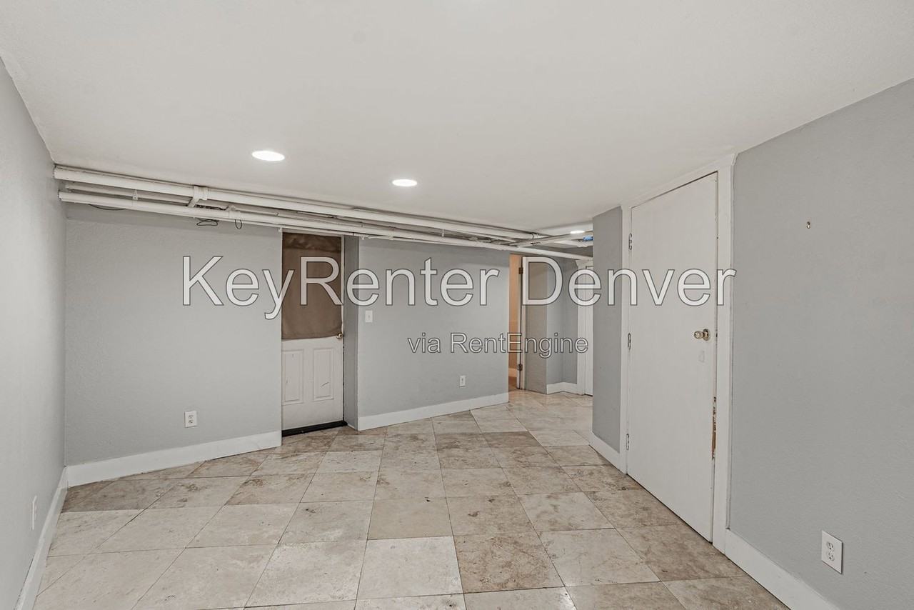 945 N Washington St #100 - Photo 4 of 50