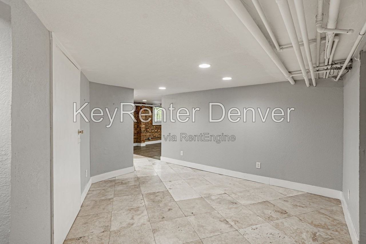 945 N Washington St #100 - Photo 6 of 50