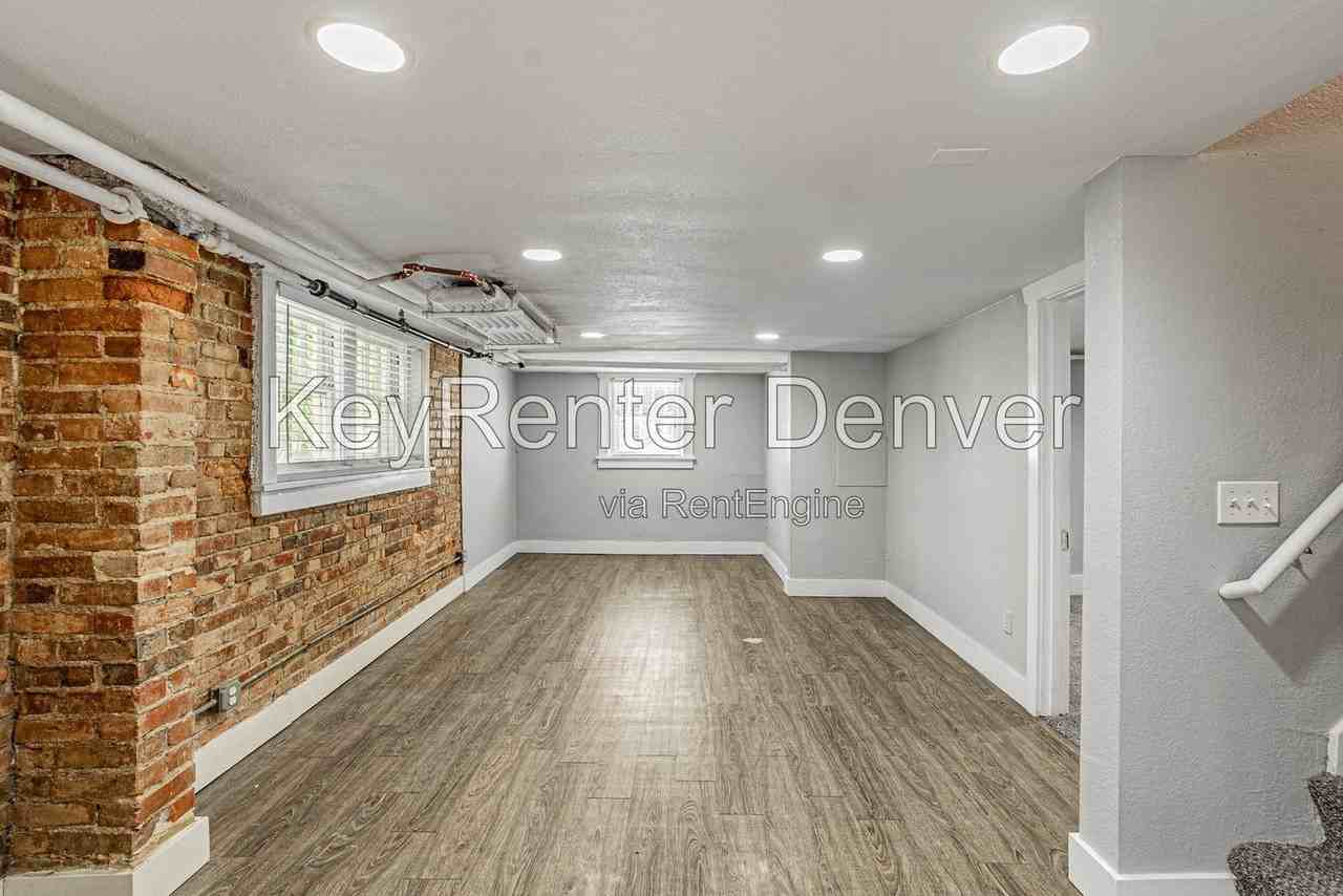 945 N Washington St #100 - Photo 2 of 50