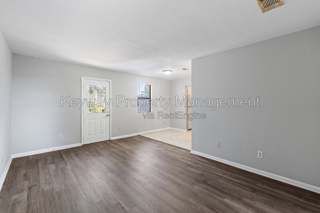 1925 1/2 Wrightsboro Rd #B - Photo 5 of 16