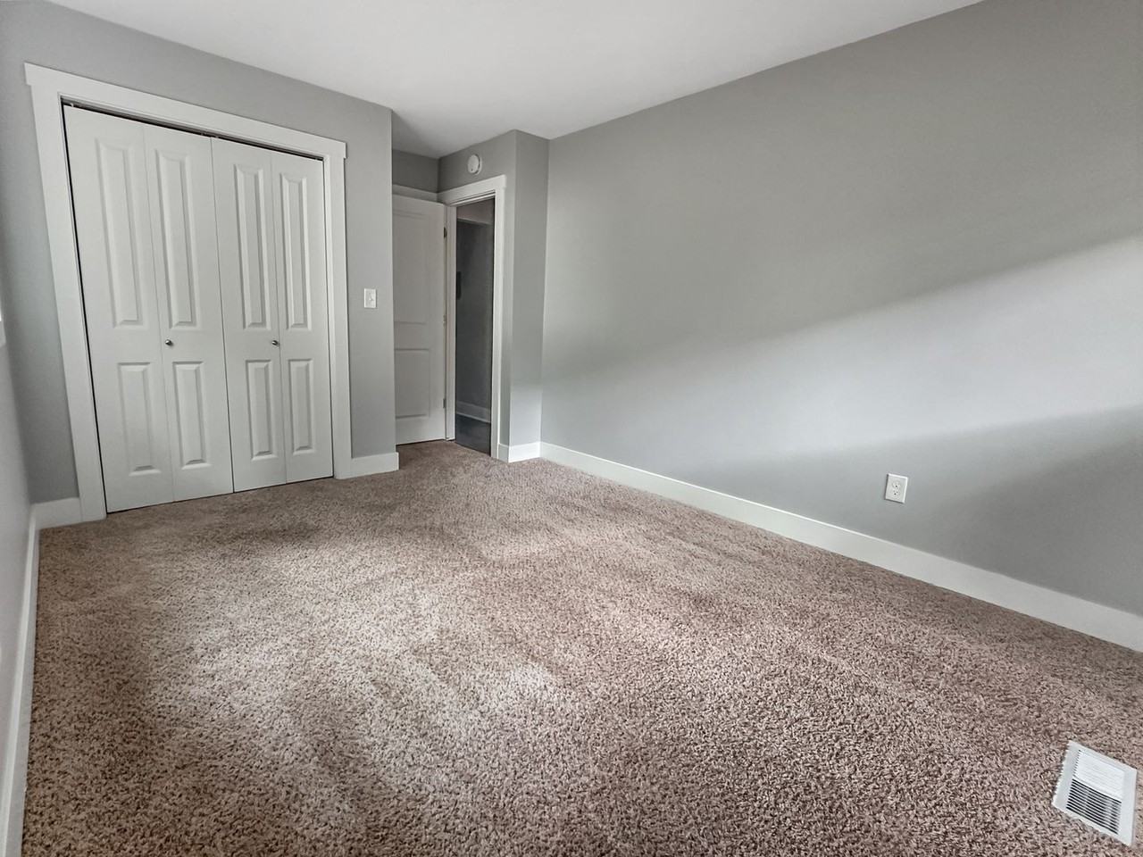 4742 Eastern Ave Se #106 - Photo 5 of 6