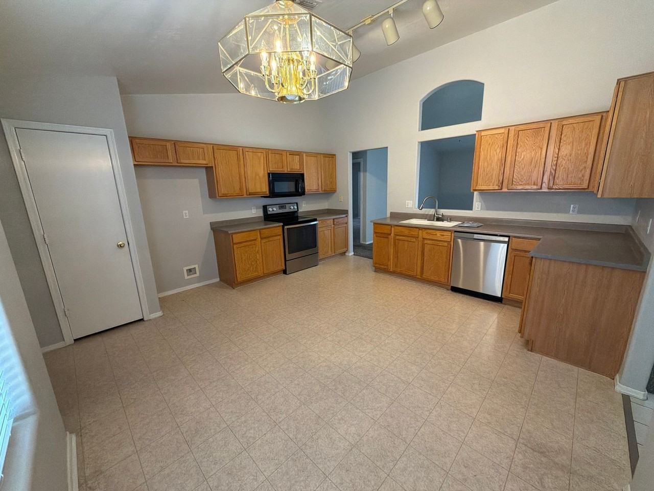 13223 W Desert Rock Dr - Photo 4 of 16