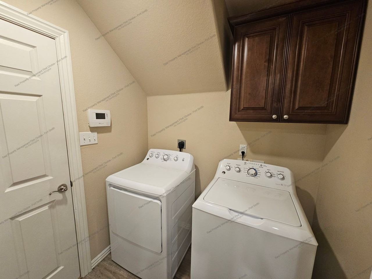 6615 Leightyn Ln - Photo 7 of 20