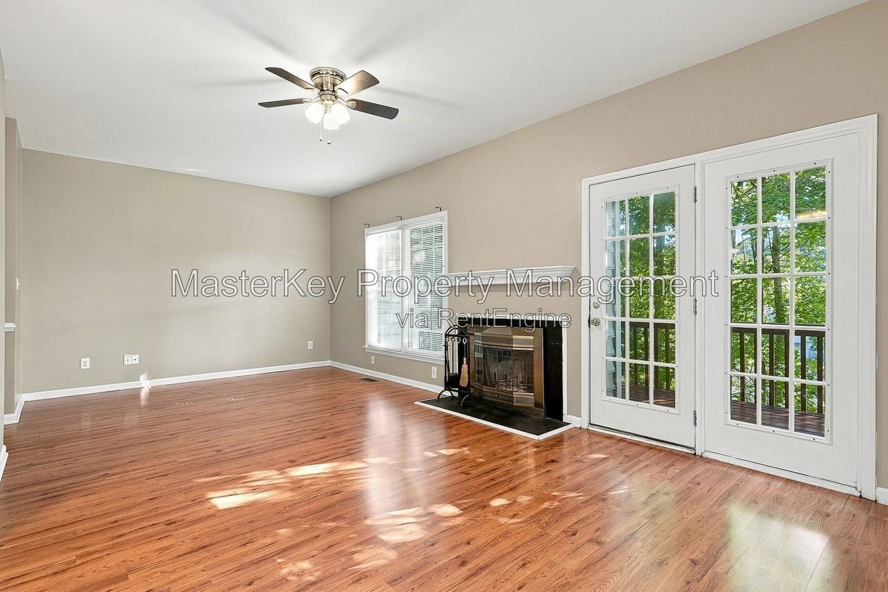 217 Riverwalk Cir - Photo 6 of 34