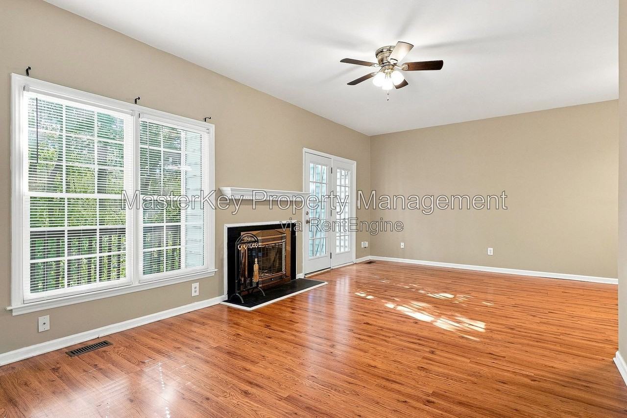 217 Riverwalk Cir - Photo 7 of 34