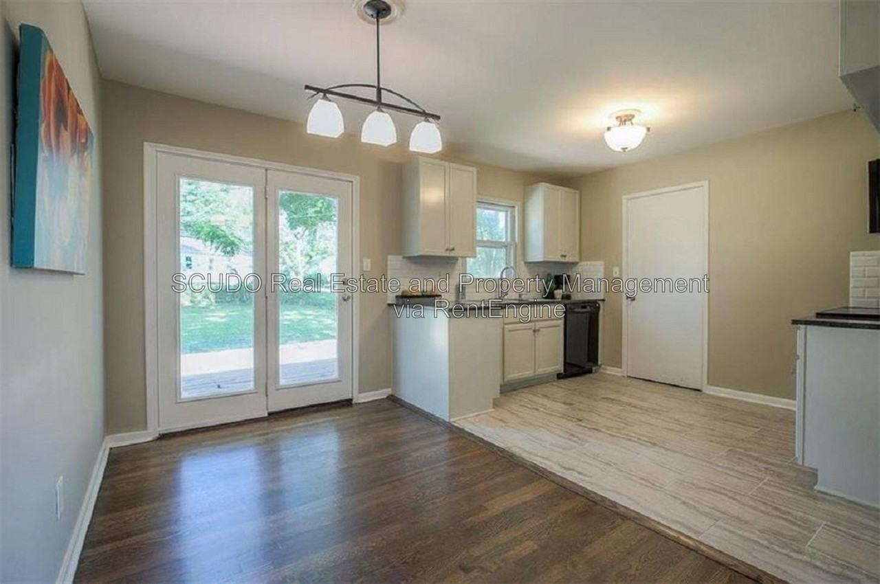 7642 Ash St - Photo 3 of 15