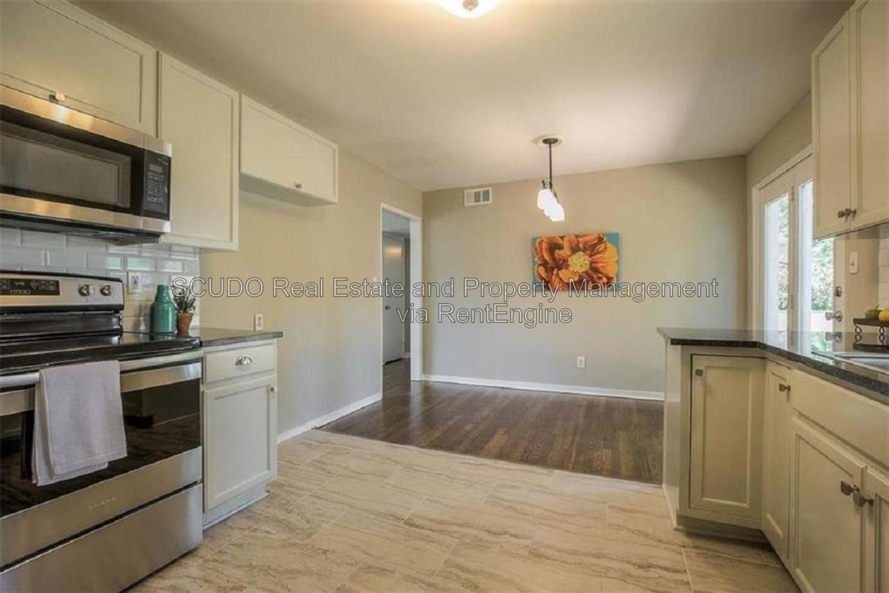 7642 Ash St - Photo 5 of 15