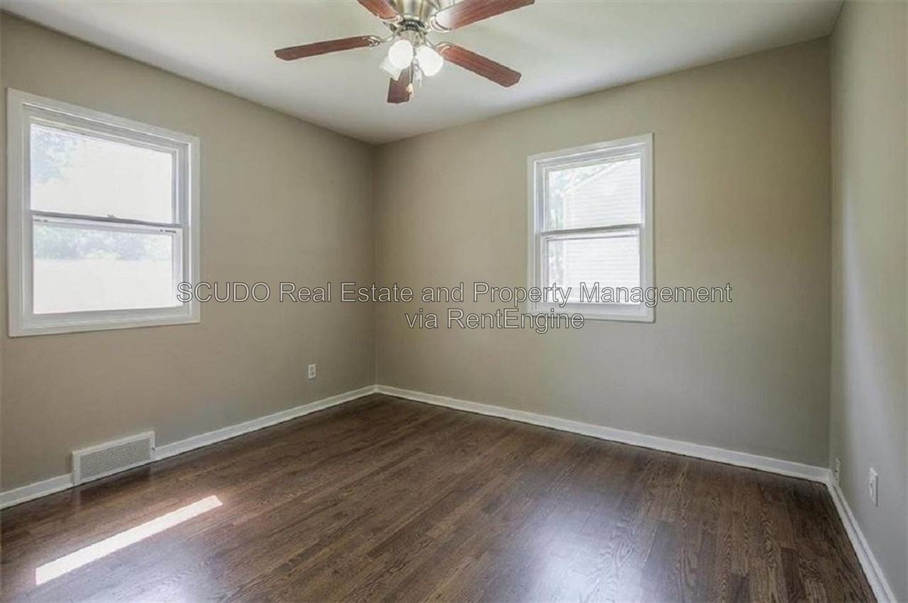 7642 Ash St - Photo 7 of 15