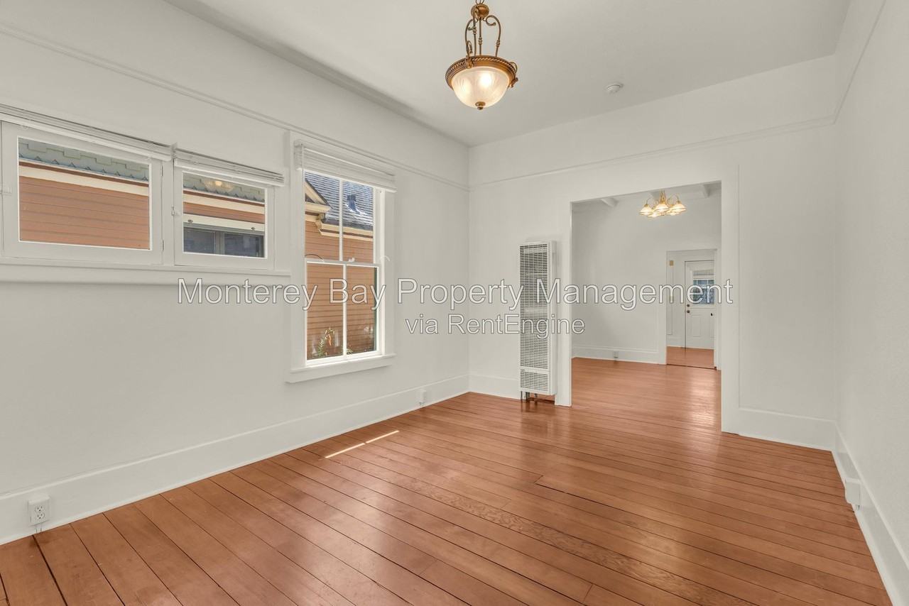 140 18th St - Photo 2 of 22