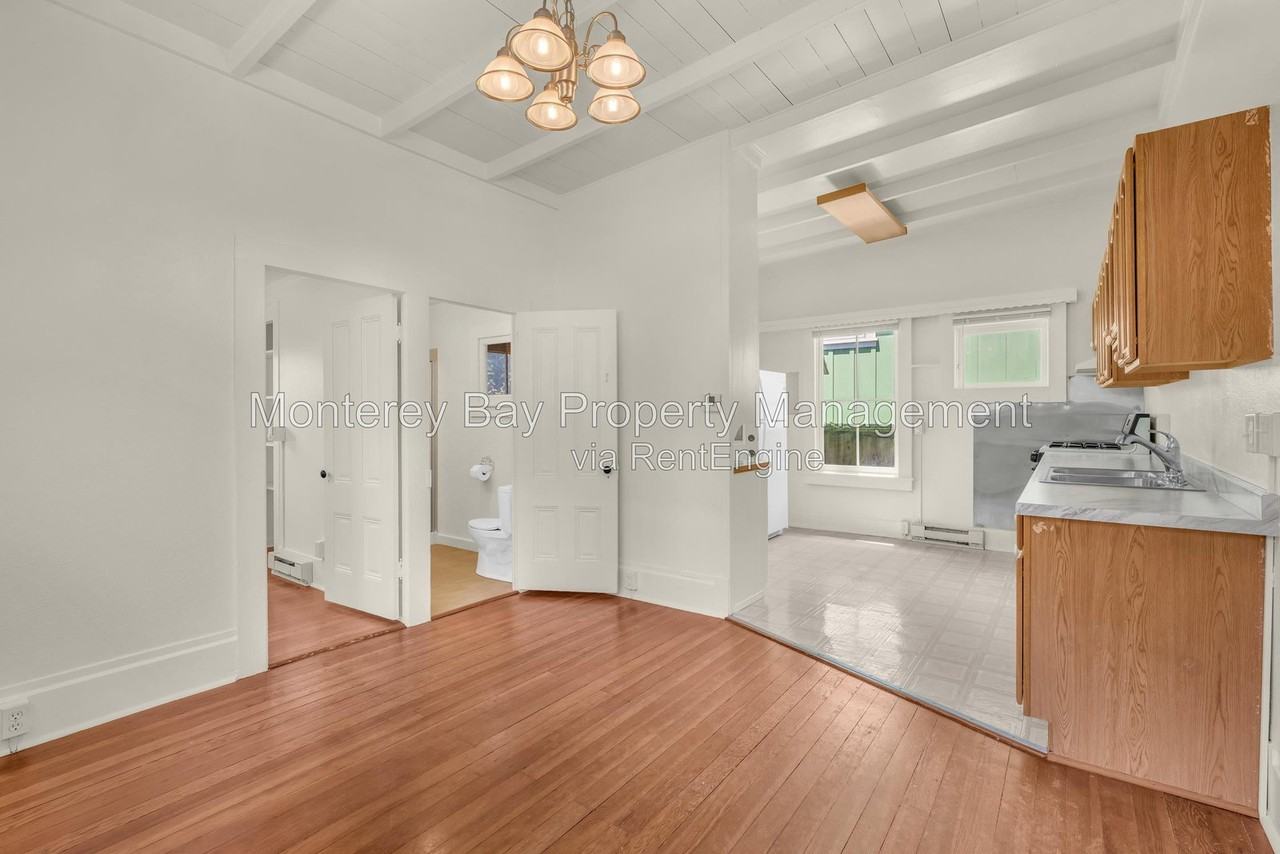140 18th St - Photo 4 of 22