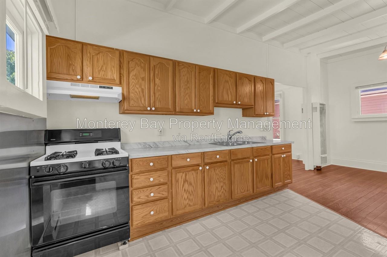 140 18th St - Photo 6 of 22