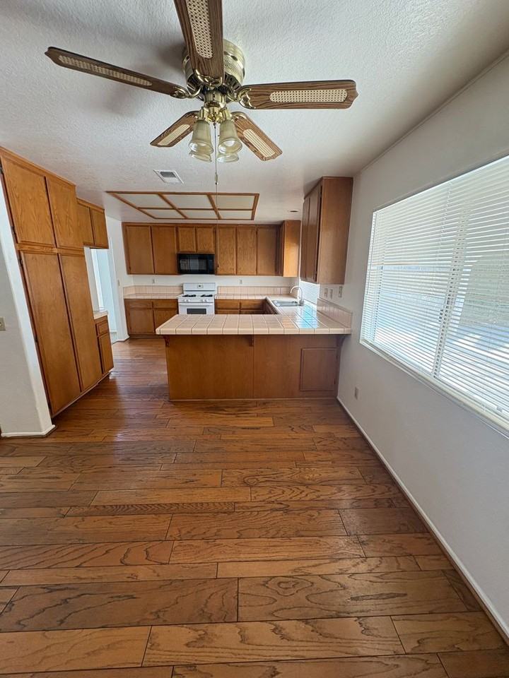 14333 La Crescenta Ave - Photo 6 of 35