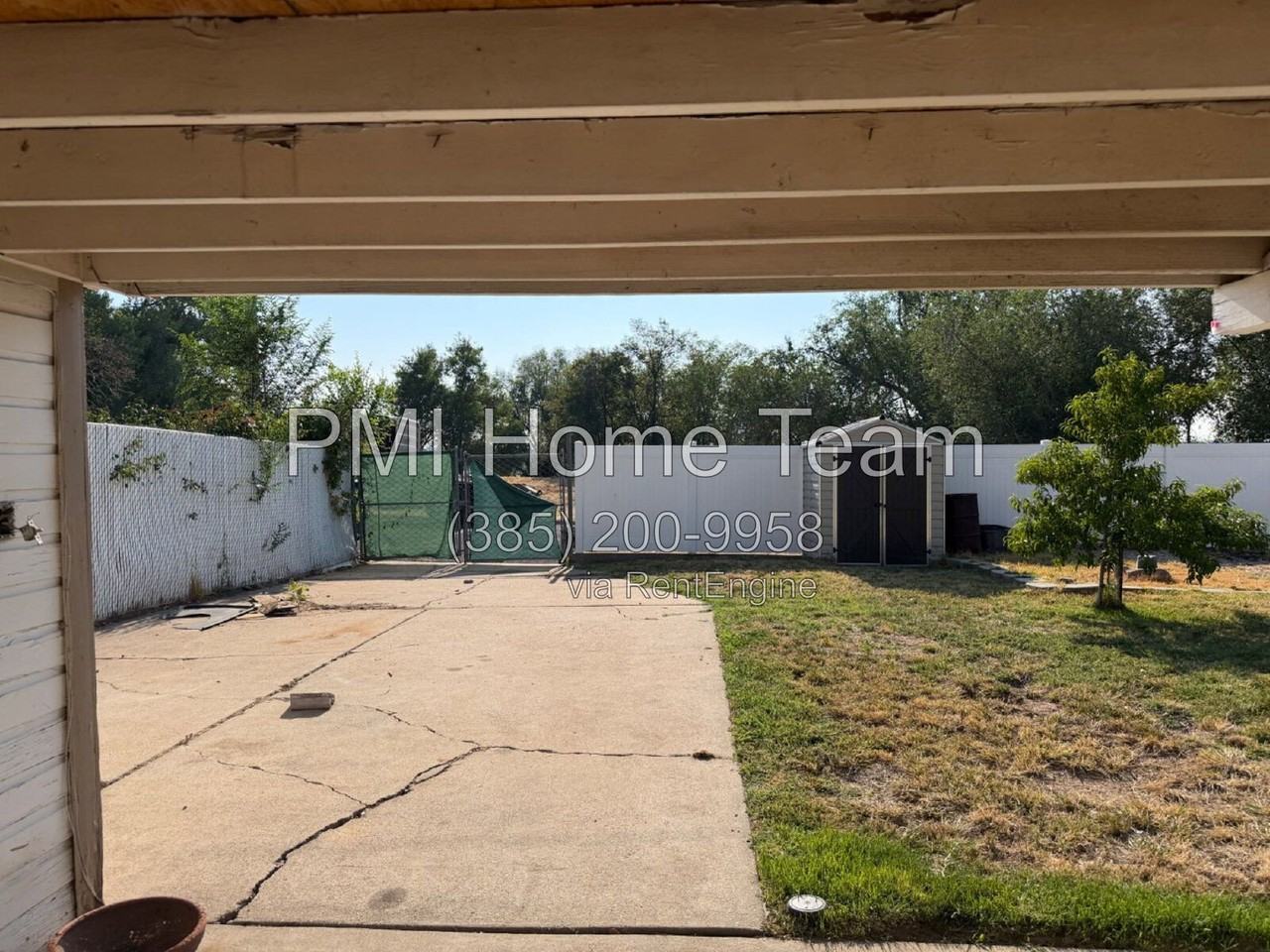 177 Country Club Dr - Photo 3 of 5