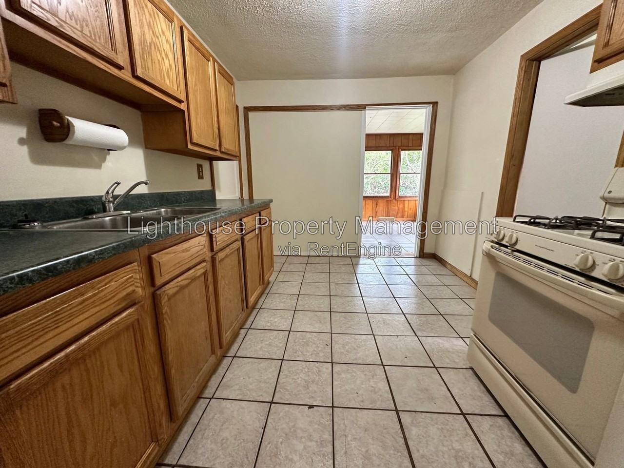 123 Harris Ave - Photo 4 of 13