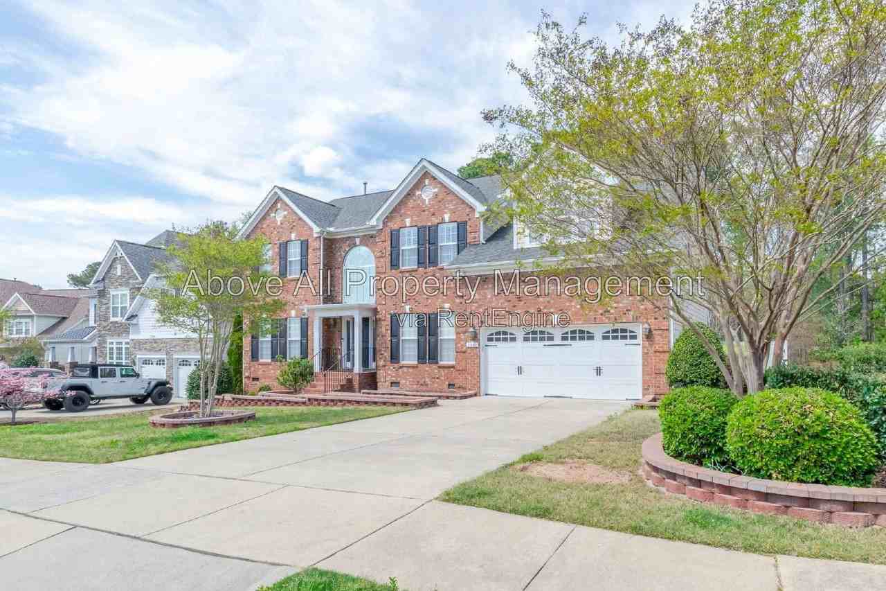 2041 Jadewood Dr - Photo 3 of 50