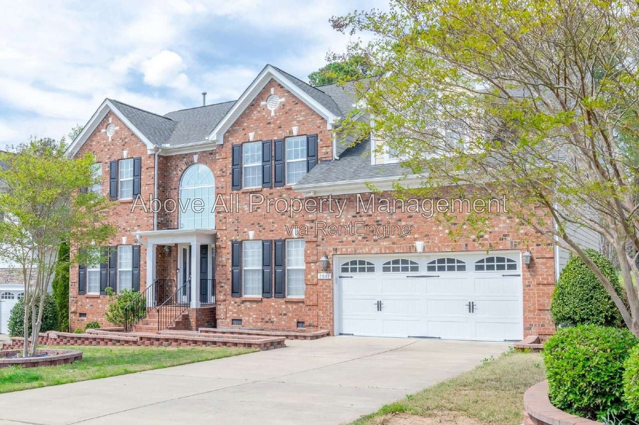 2041 Jadewood Dr - Photo 4 of 50