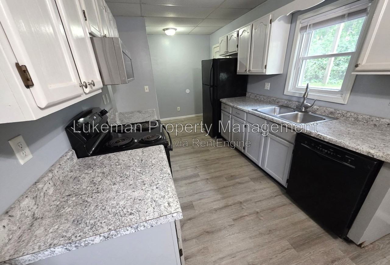 46131 S Lakeshore Dr #1 - Photo 3 of 7