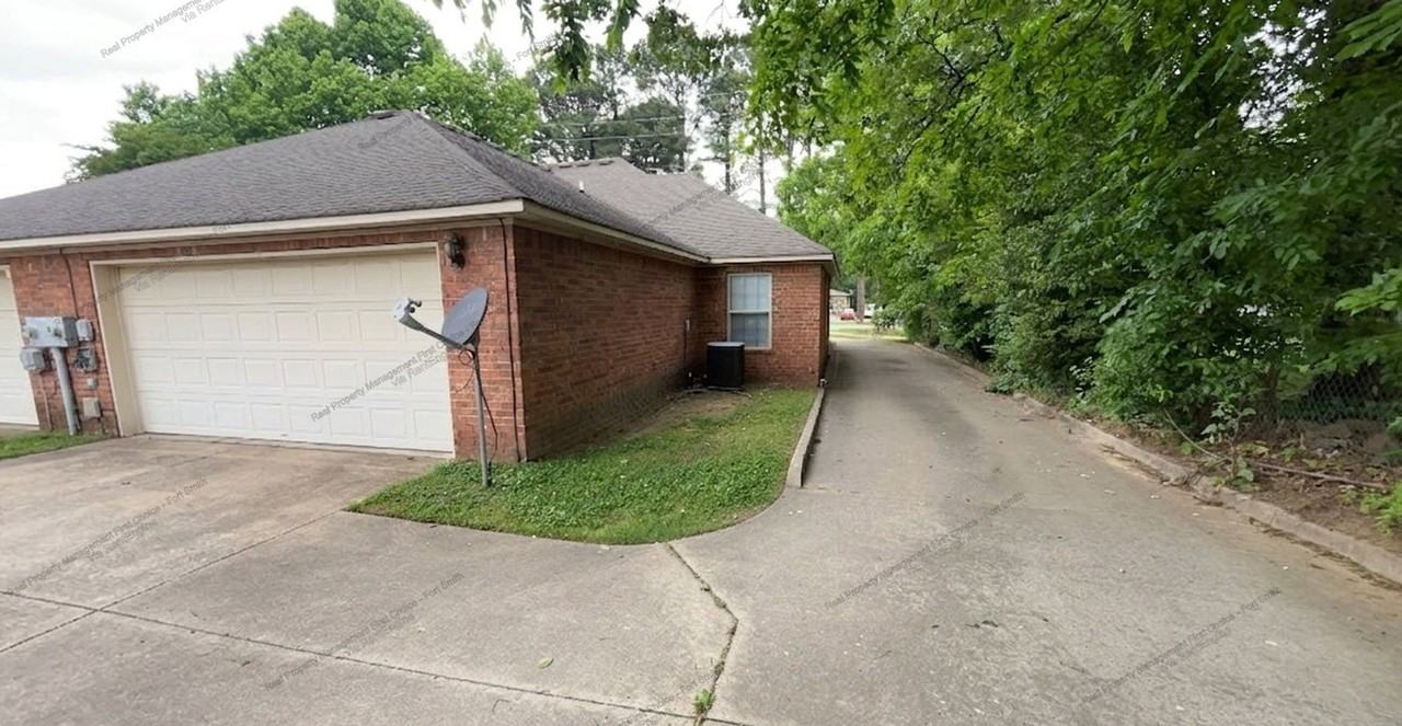 4806 Park Ave - Photo 4 of 31
