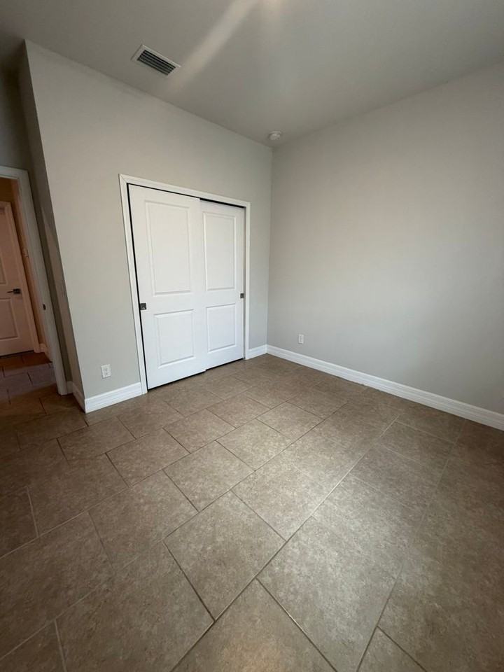 1031 San Cristobal Ave - Photo 5 of 19