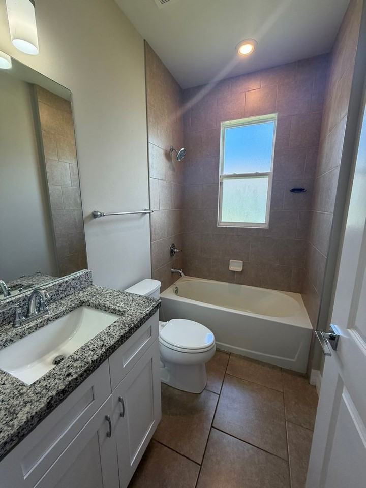 1031 San Cristobal Ave - Photo 6 of 19