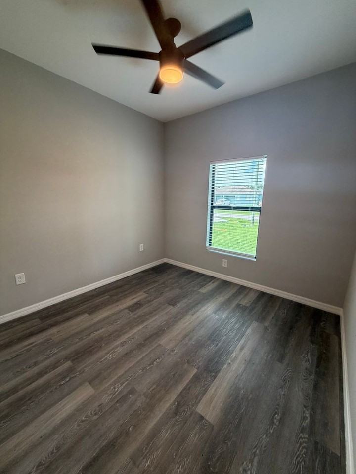 5228 29th St Sw - Photo 3 of 18