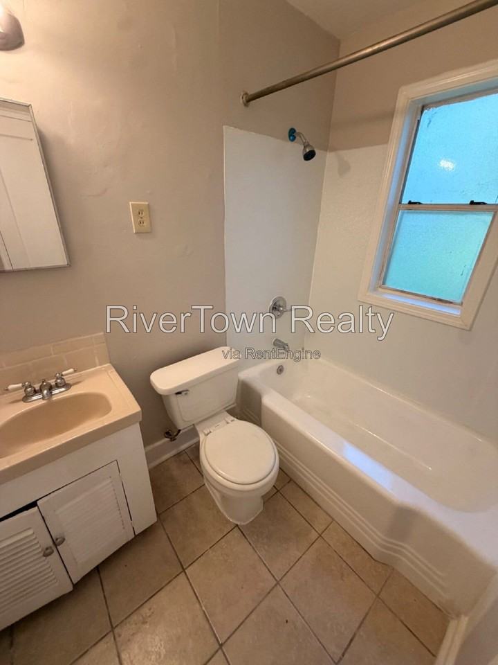 3751 Barron Cir S - Photo 7 of 8