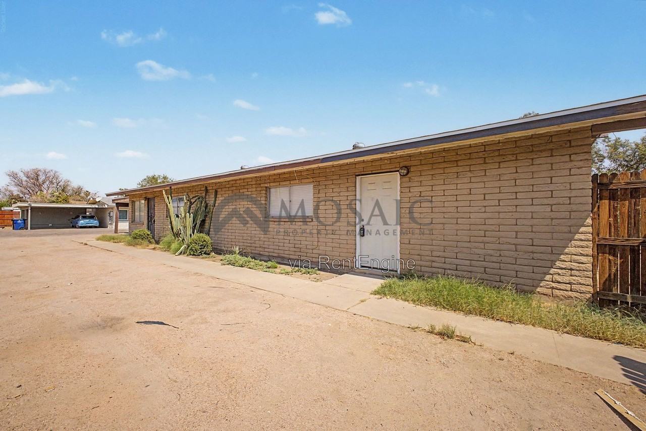 1204 S Mcclintock Dr #A - Photo 3 of 21