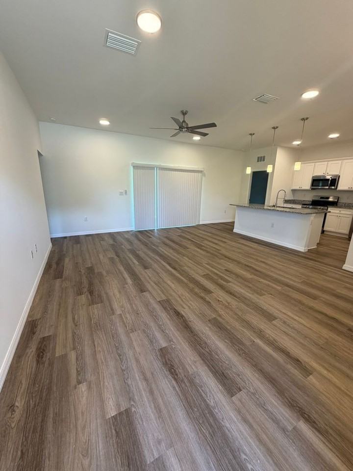 17223 Berwin Ave - Photo 2 of 21
