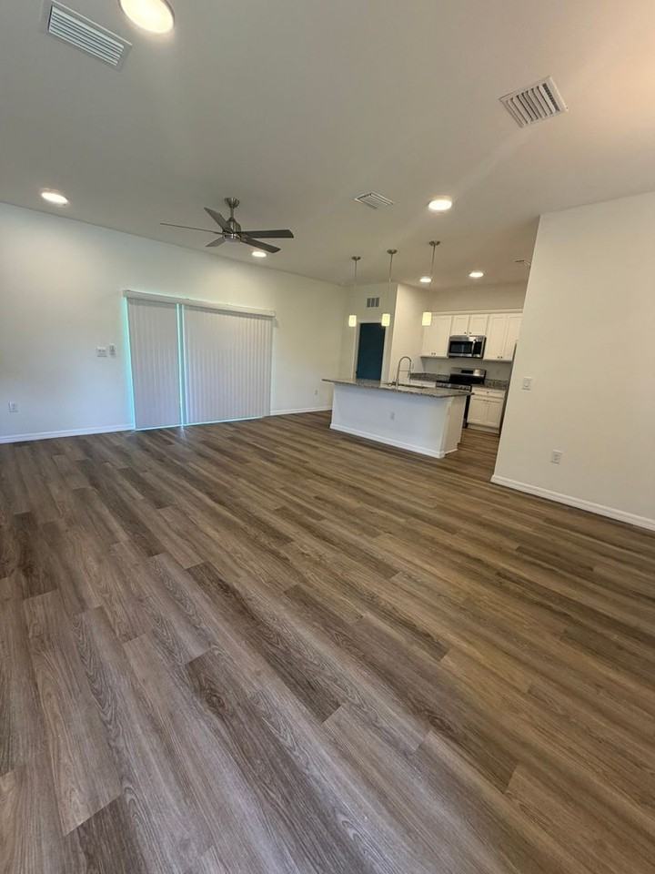 17223 Berwin Ave - Photo 3 of 21