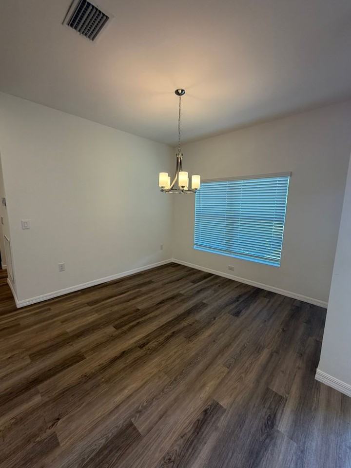 17223 Berwin Ave - Photo 4 of 21