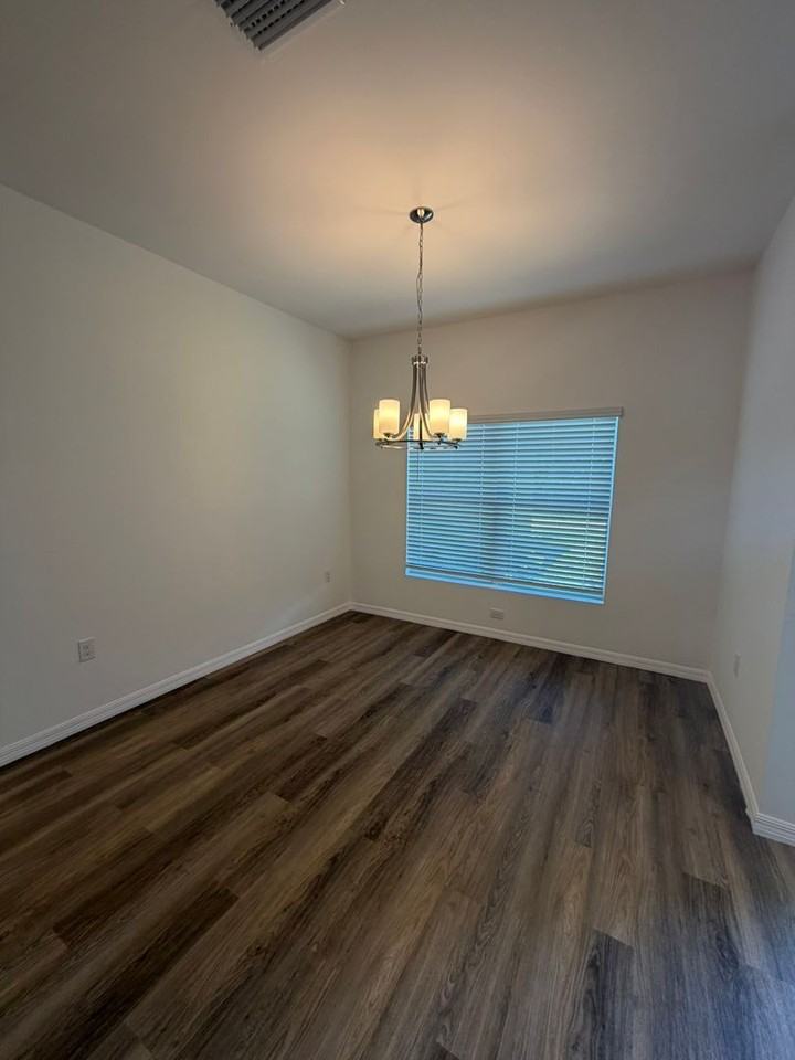 17223 Berwin Ave - Photo 5 of 21